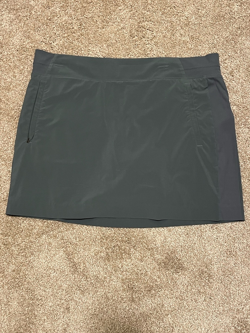 Athleta Dark Gray/Green Active Skirt